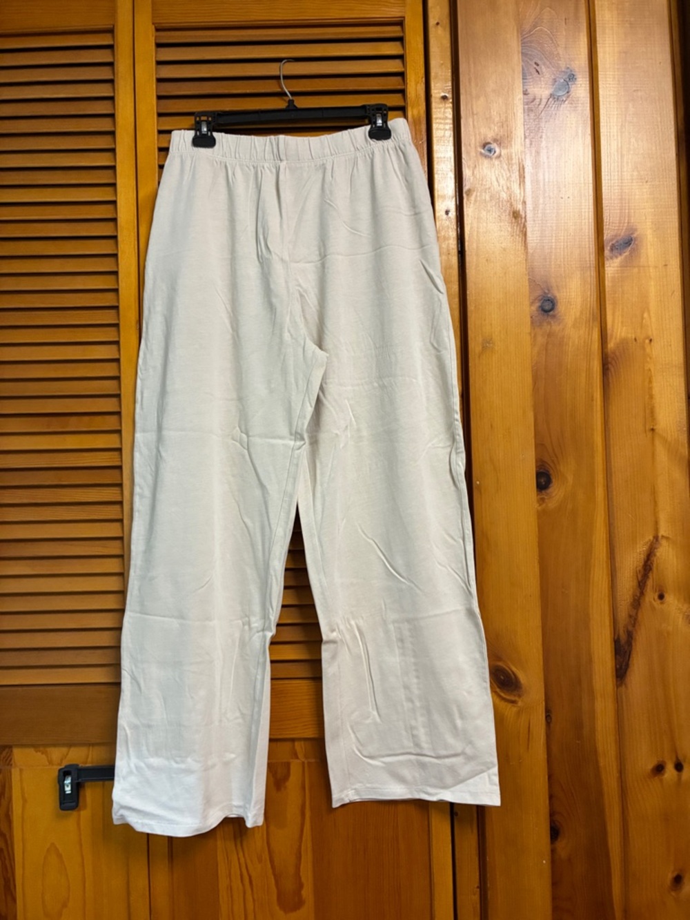 Zara  women Light Cream Straight Sweatpants length 39”waist 15”
